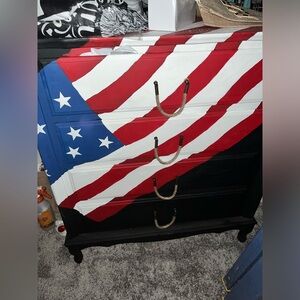 🇺🇸 AMERICAN FLAG HAND PAINTED DRESSER!!